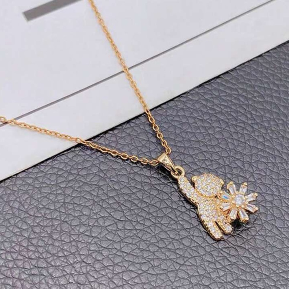 Gold plated stainless steel bear and flower necklace - Picture 2 of 3